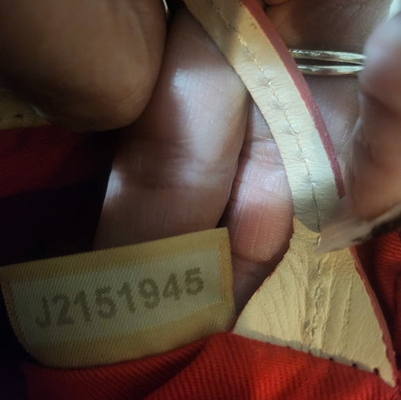 Dooney & Bourke Patent Leather Crossbody Bag EUC - Picture 2 of 16